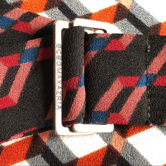 BCBGMaxAzria Cathleen geometric sleeveless top - Picture 13 of 16